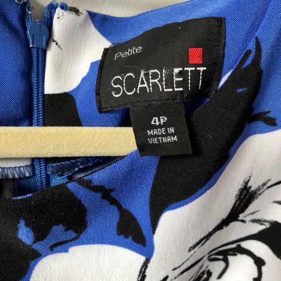 Scarlett Floral shift dress in petite 4 - Picture 3 of 3